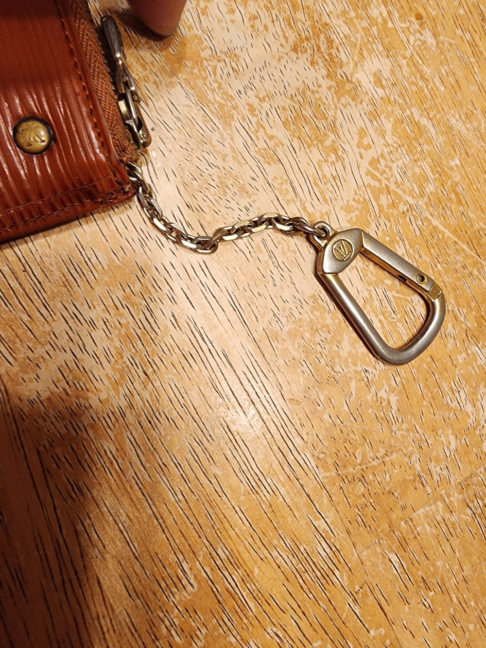 authentic Louis Vuitton Epi Leather Pochette Cles In Kenya Fawn - Picture 6 of 16